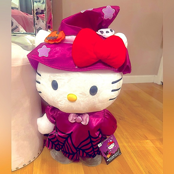 Hello Kitty Witch Halloween 2022 Greeter 22” - Picture 5 of 5